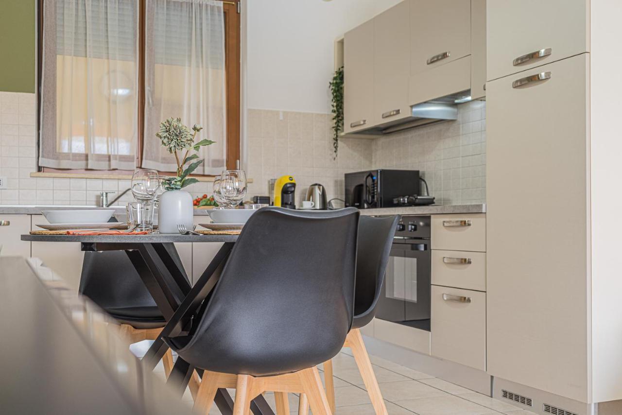 Hygge Family Apartment - One Step Away From The Lake!!! Sirmione Kültér fotó