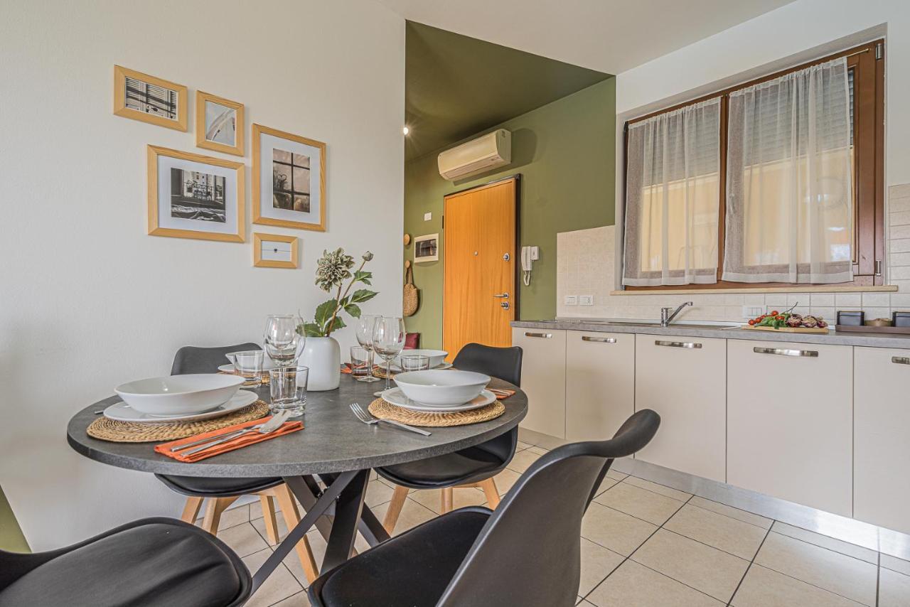 Hygge Family Apartment - One Step Away From The Lake!!! Sirmione Kültér fotó
