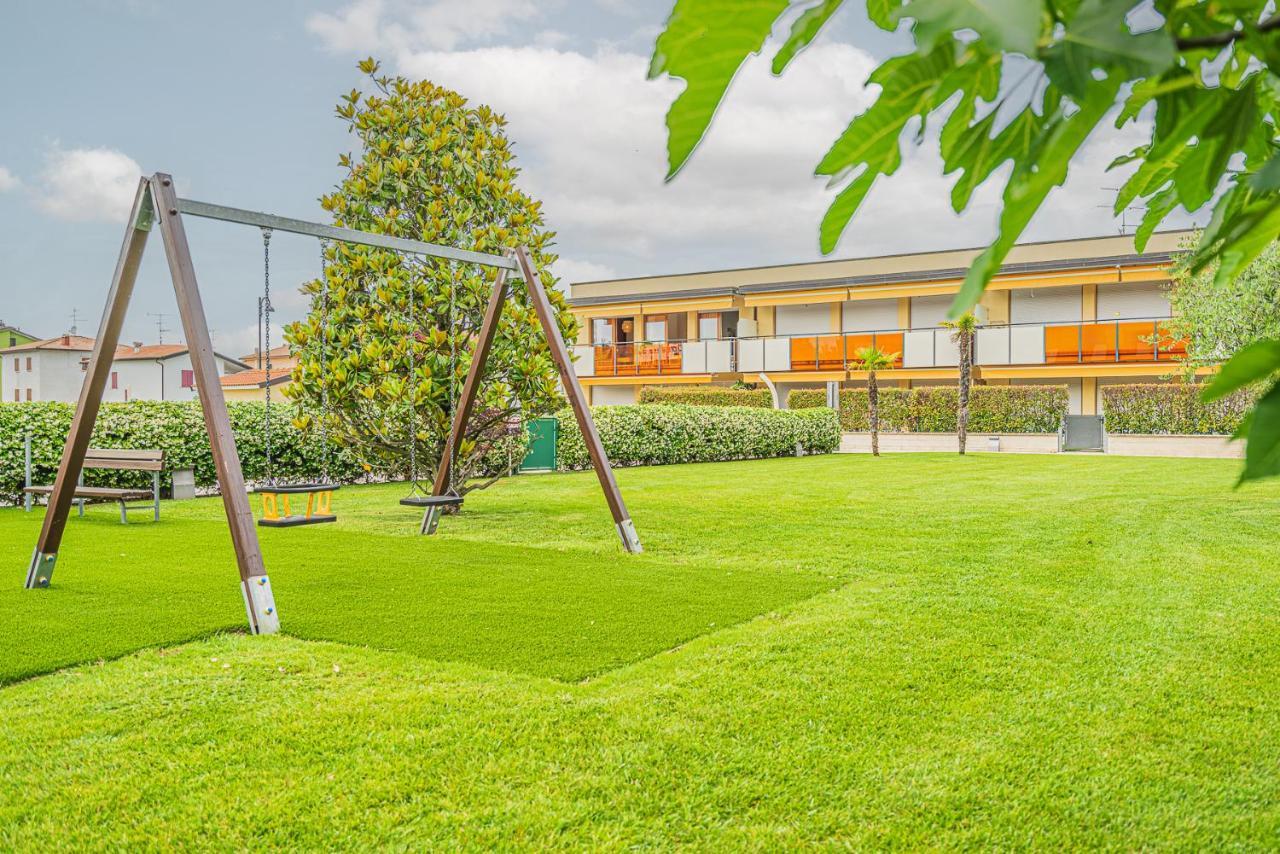 Hygge Family Apartment - One Step Away From The Lake!!! Sirmione Kültér fotó